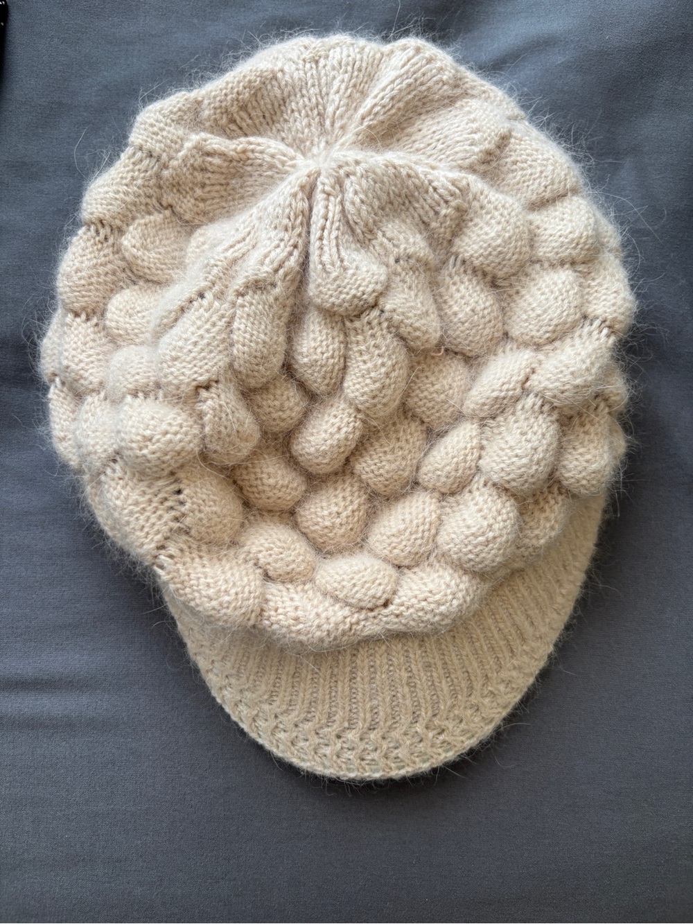 Bubble Knit Visor Hat in Cream